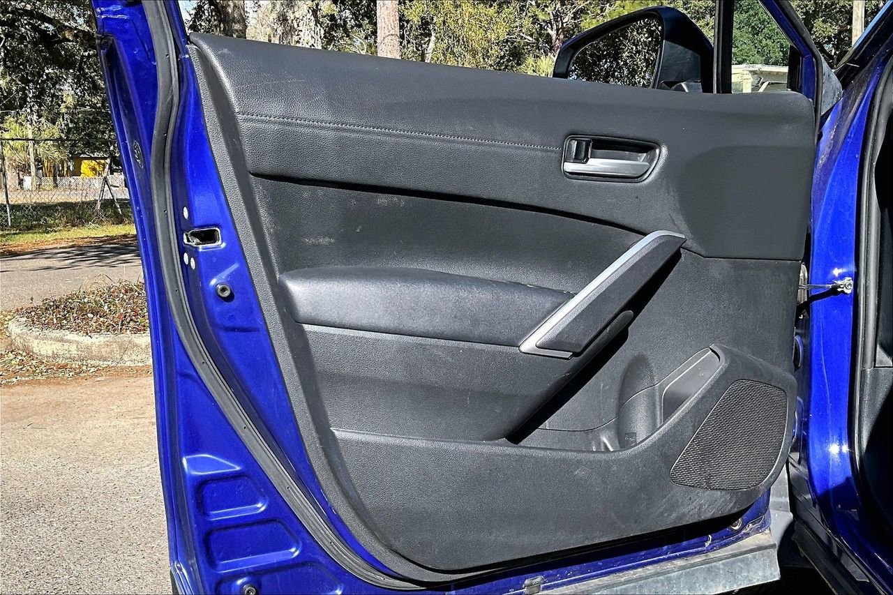 Used 2024 Toyota Corolla Cross XLE image 17