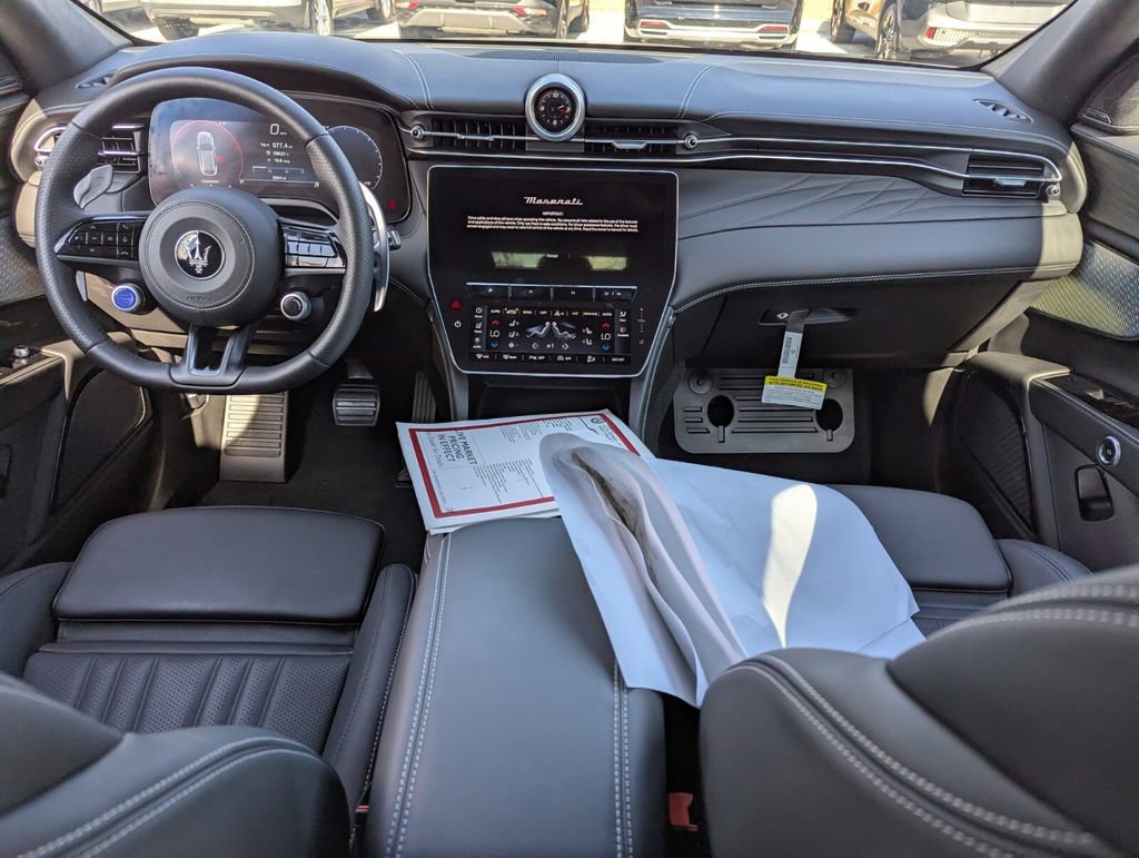 Used 2025 Mercedes-Benz GLB 250 4MATIC image 47