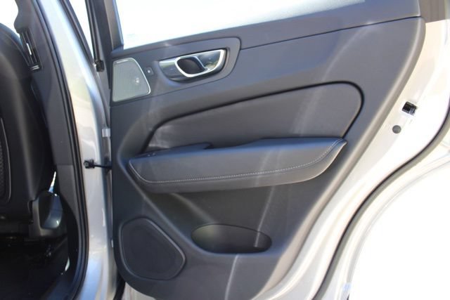 Certified 2023 Volvo XC60 B5 Ultimate AWD/4WD image 18