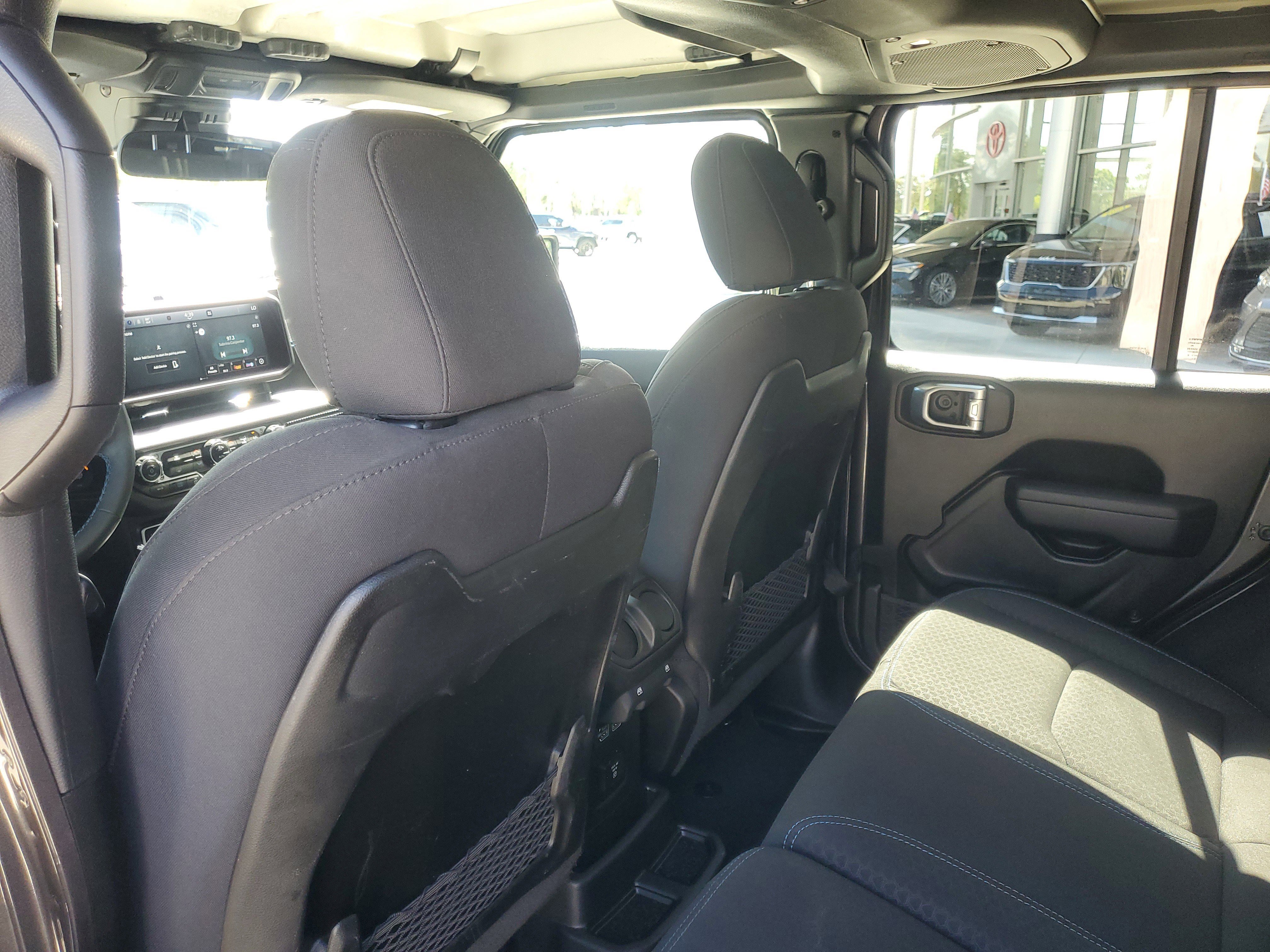 Used 2024 Jeep Wrangler Unlimited Rubicon 4xe image 13