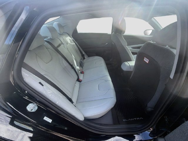 New 2026 Hyundai Elantra SEL Sport FWD image 28