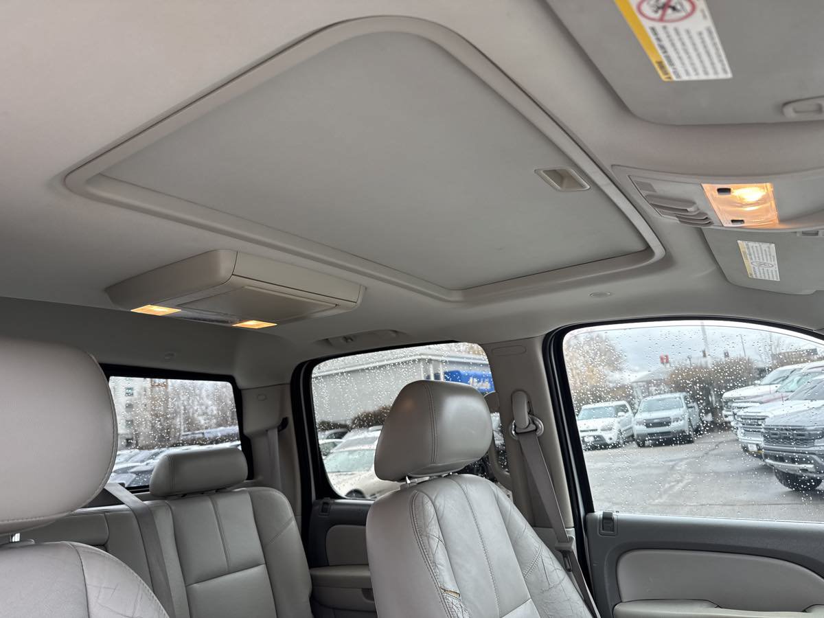 Used 2011 GMC Sierra 2500 SLT w/ Entertainment Package AWD/4WD image 19