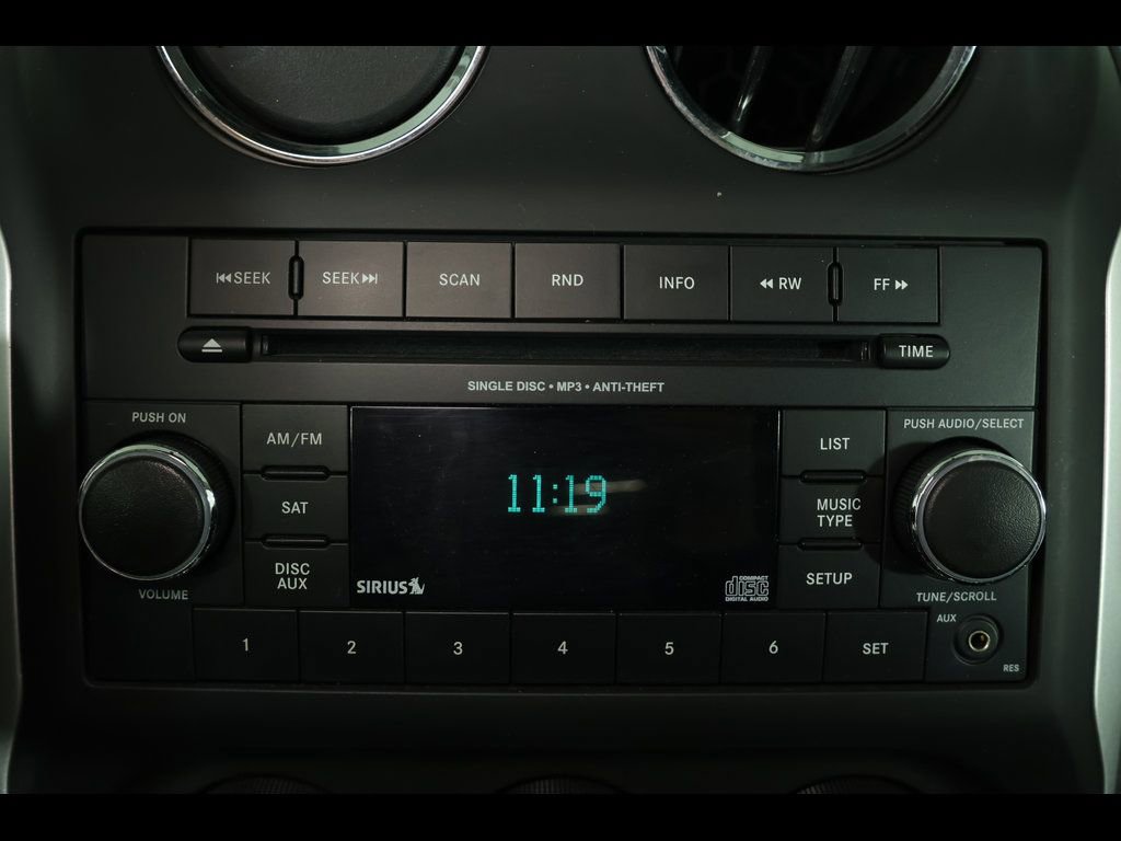 Used 2014 Jeep Compass Latitude image 21