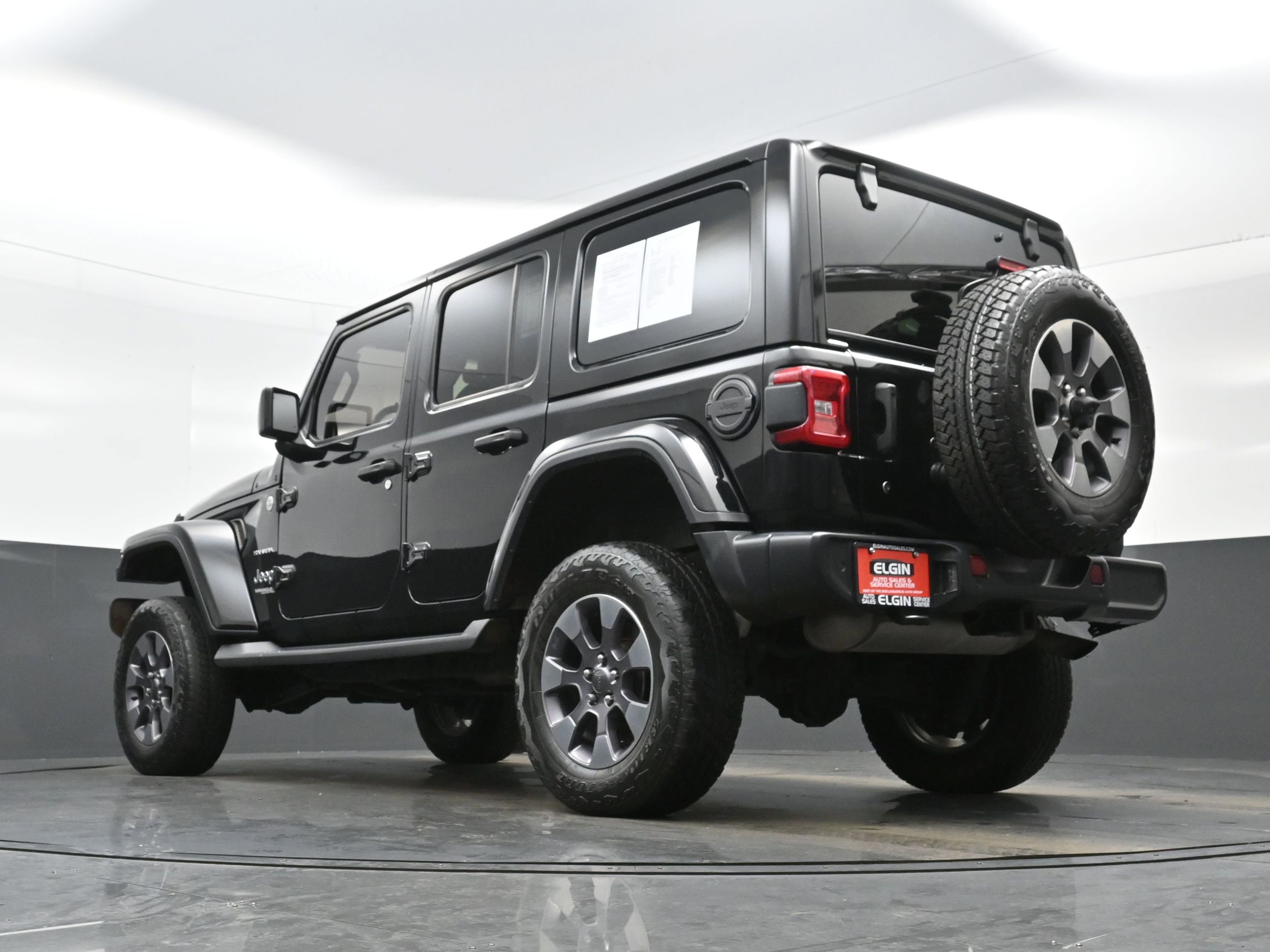 Used 2018 Jeep Wrangler Unlimited Sahara w/ Dual Top Group image 26