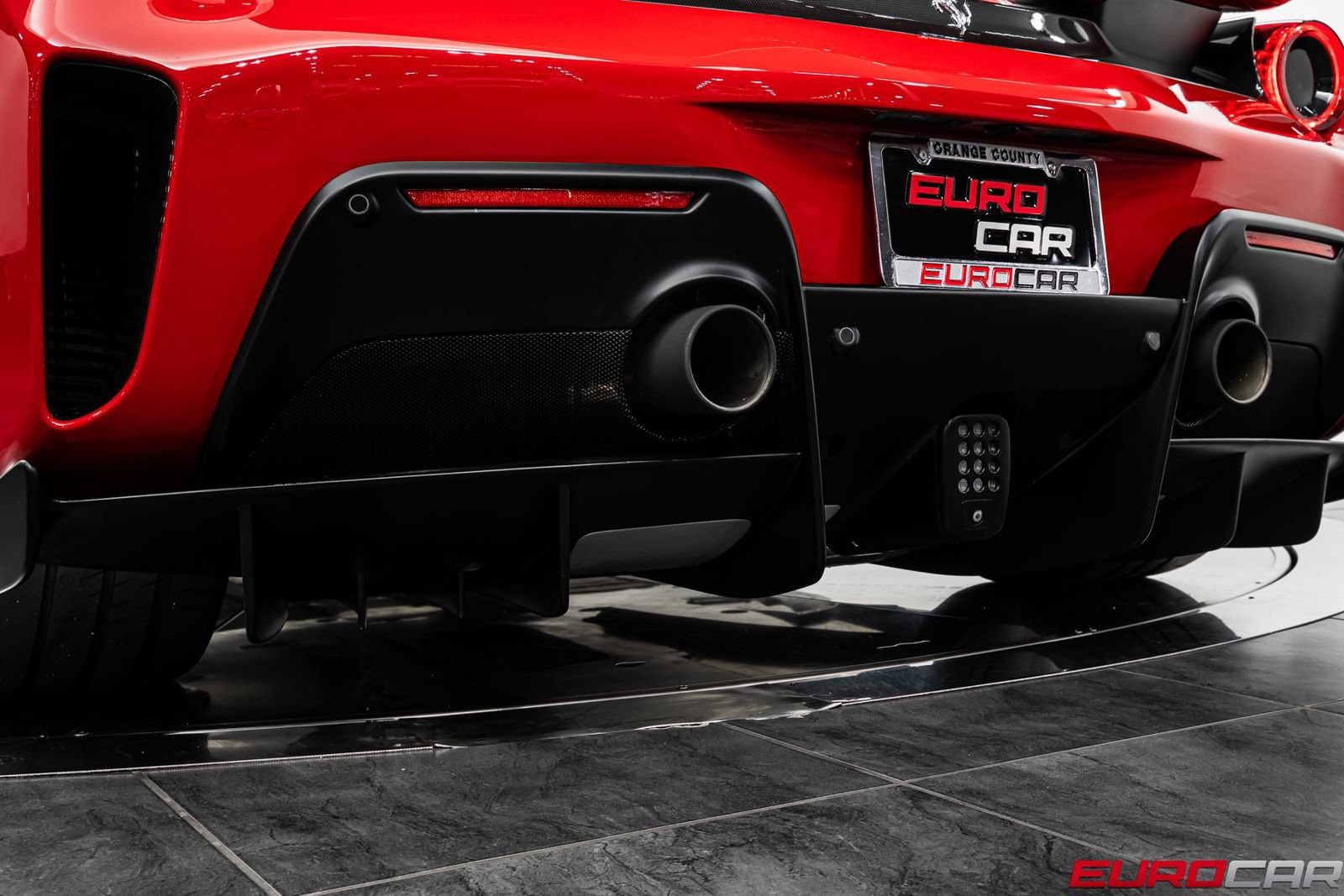 Used 2019 Ferrari 488 Pista Coupe RWD image 27