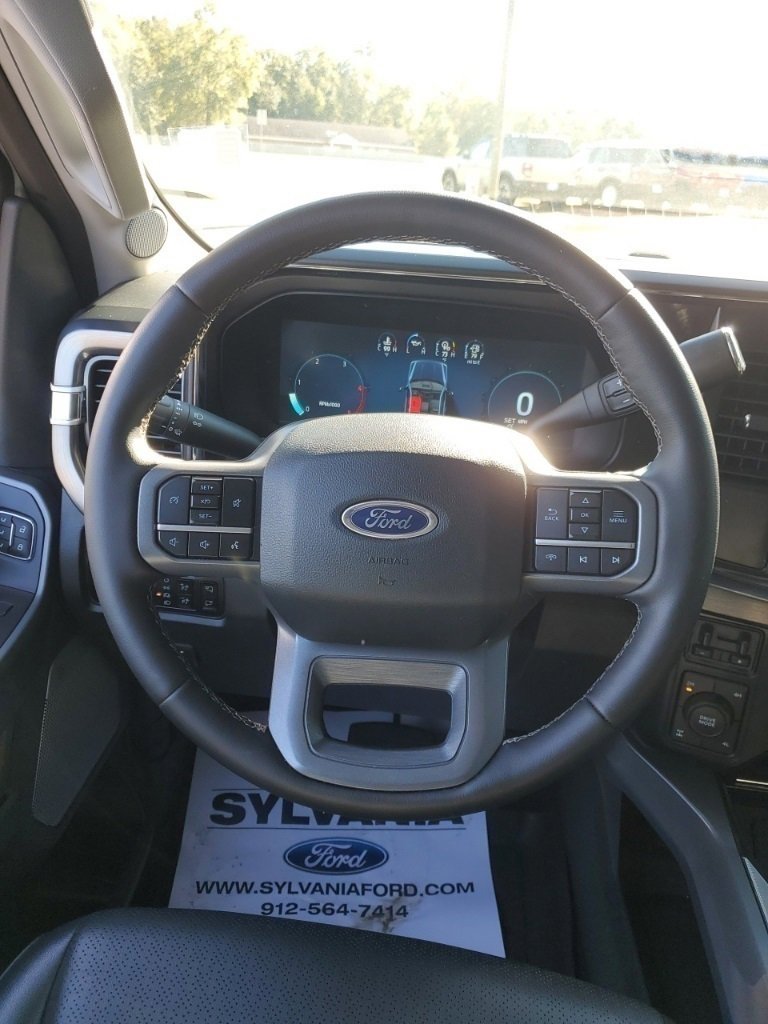 Used 2025 Ford F250 Lariat w/ Chrome Package image 15