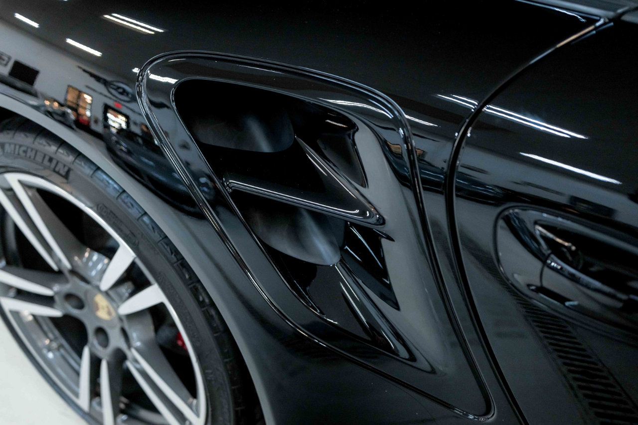 Used 2012 Porsche 911 Turbo image 17