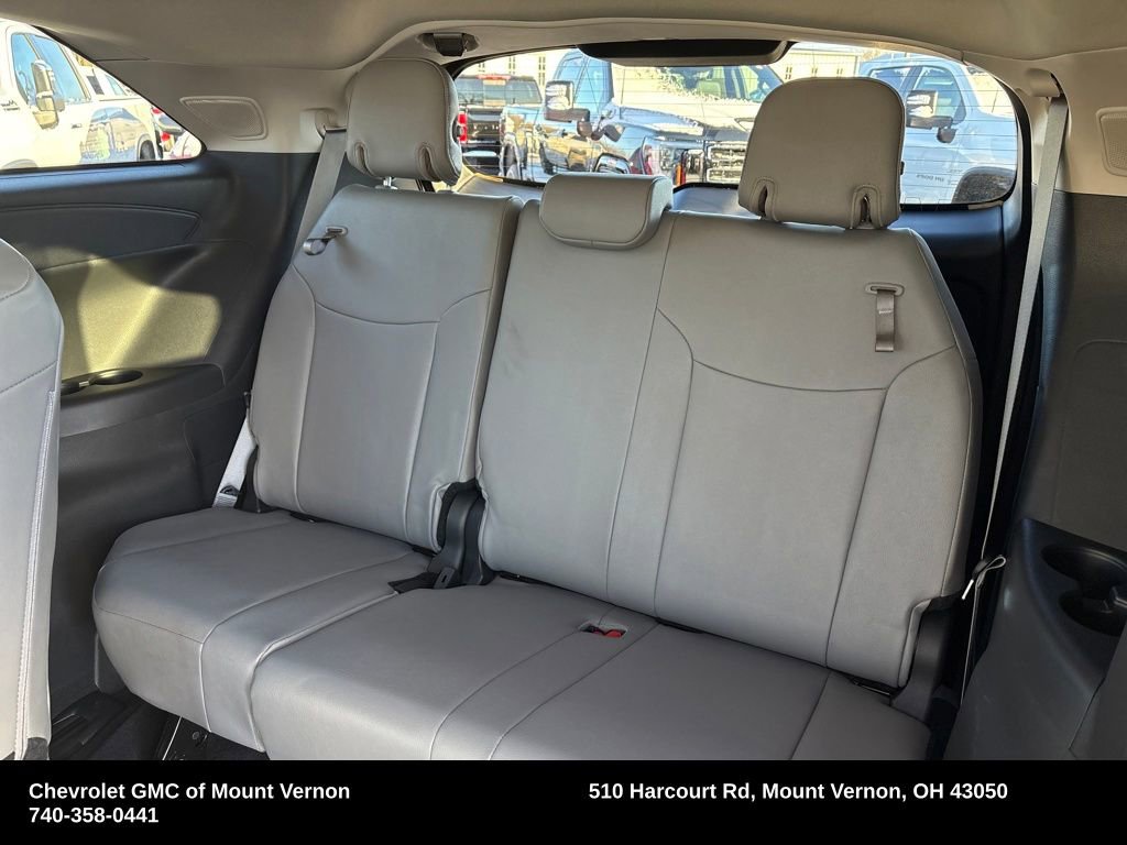 Used 2025 Toyota Sienna XLE w/ XLE Plus Package image 34