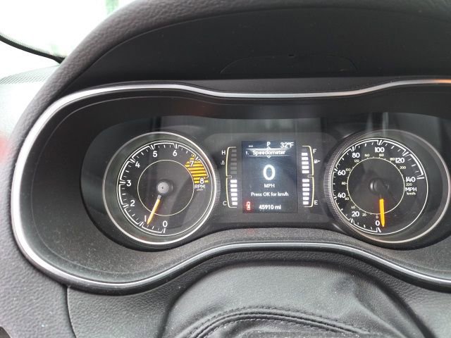 Used 2019 Jeep Cherokee Latitude Plus w/ Cold Weather Group image 6