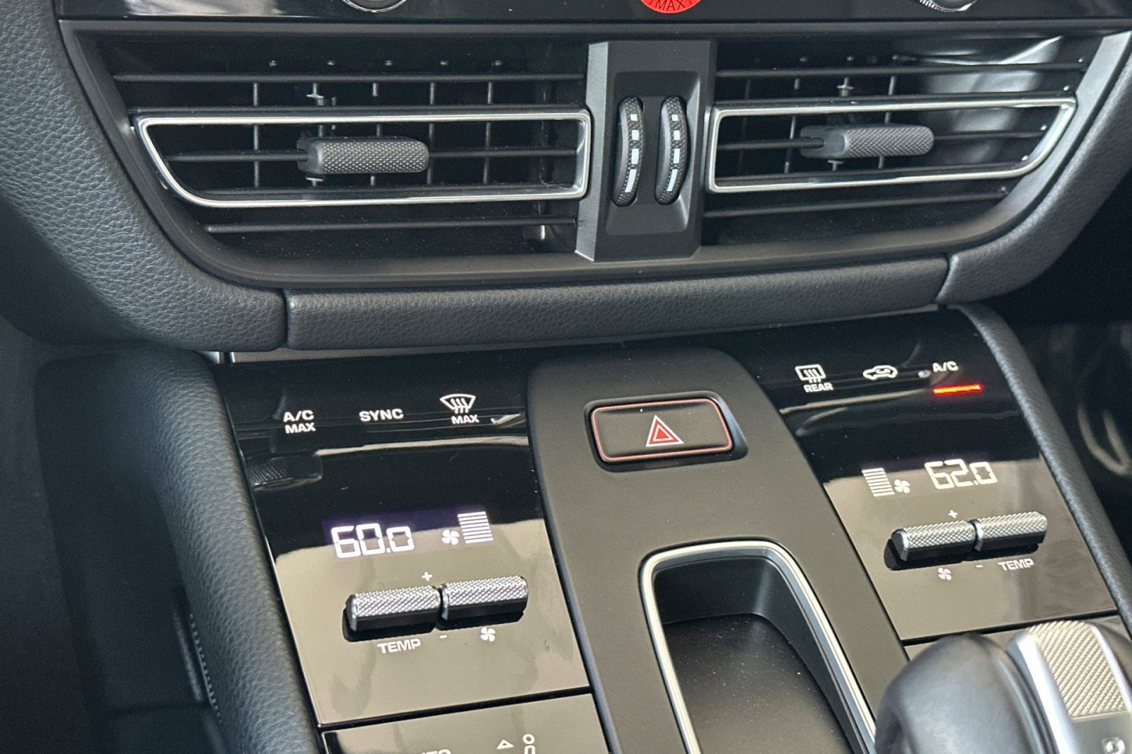 Certified 2026 Porsche Macan AWD/4WD image 21