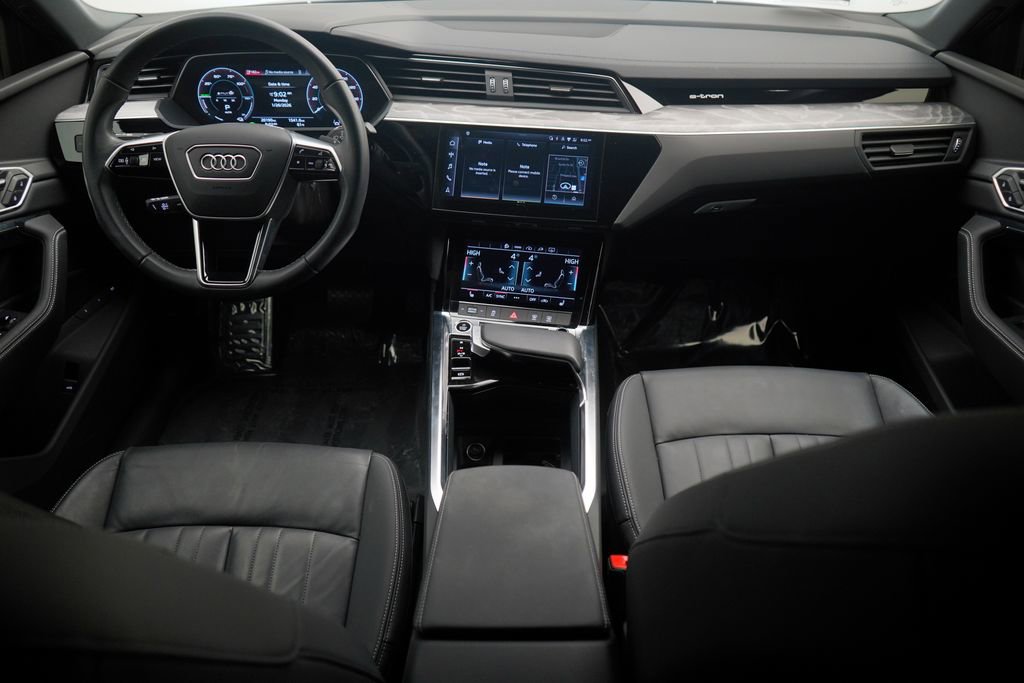 Used 2024 Audi Q8 e-tron Premium image 8