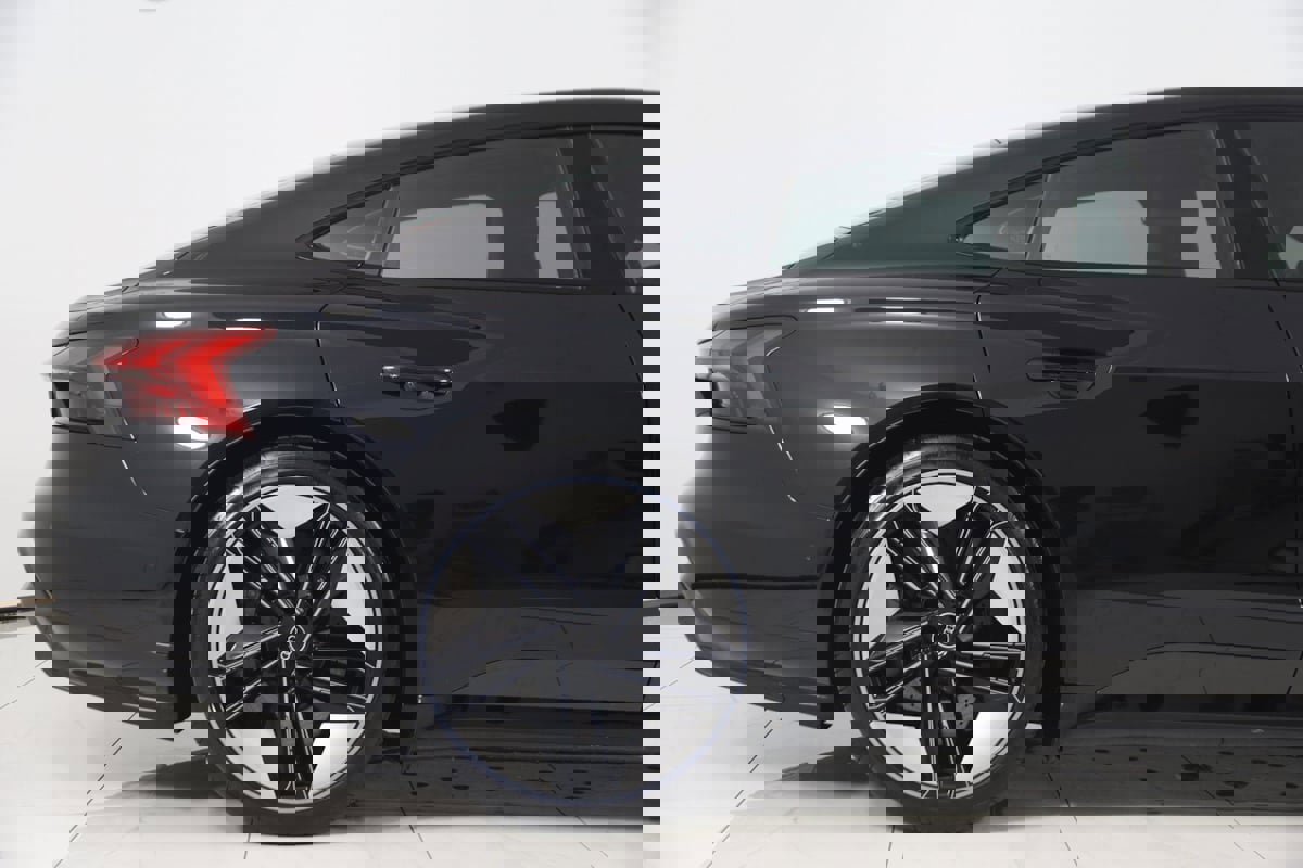 Used 2024 Audi RS e-tron GT w/ Carbon Performance Package image 81