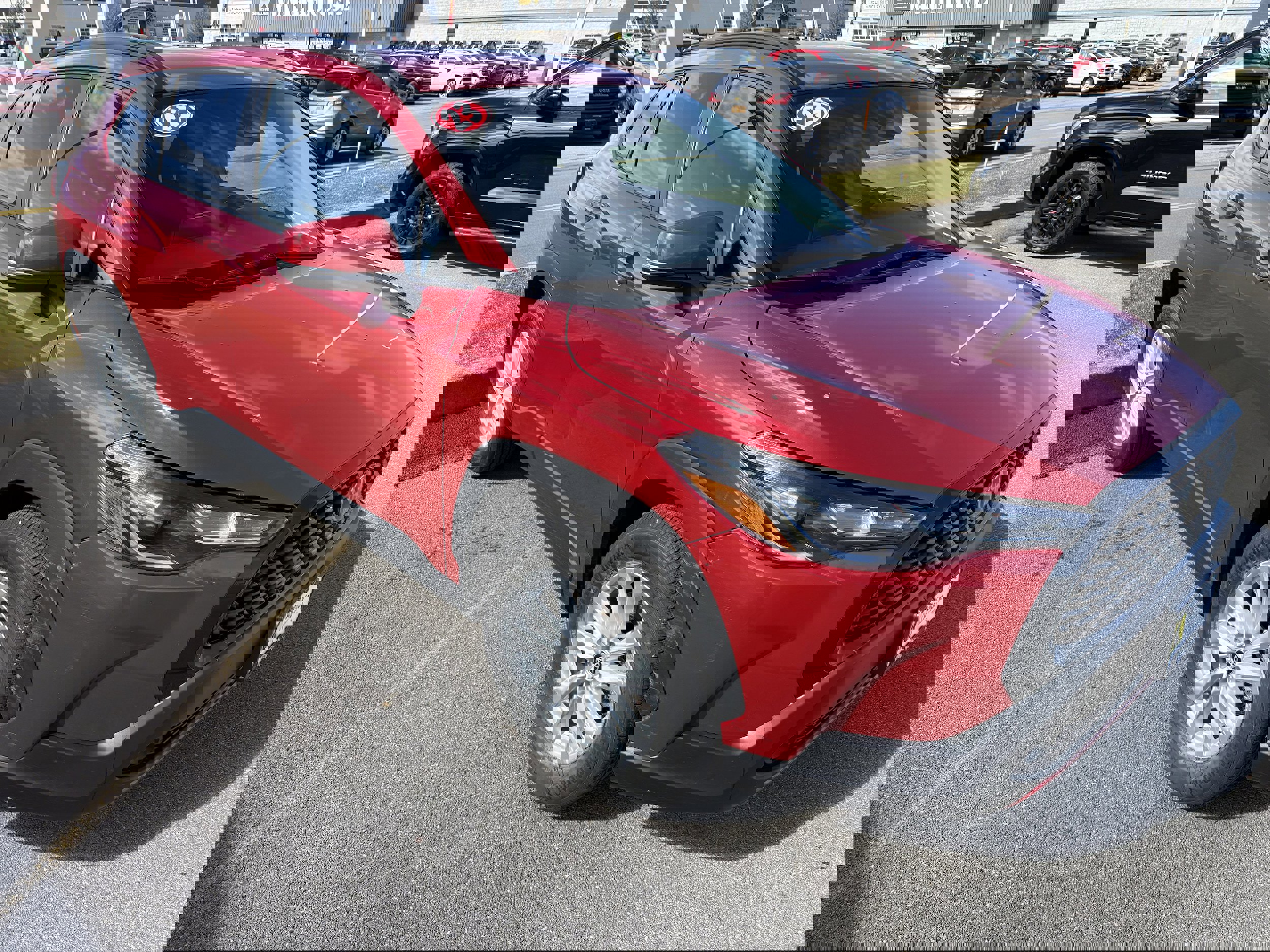 Used 2023 Toyota Corolla Cross LE AWD/4WD image 2