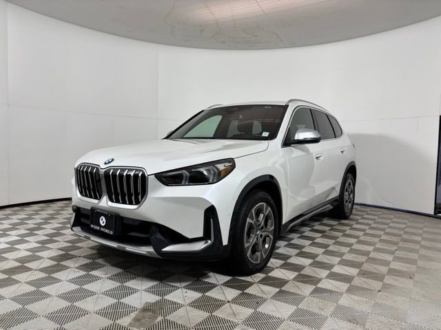 Used 2023 BMW X1 xDrive28i w/ Convenience Package AWD/4WD image 3