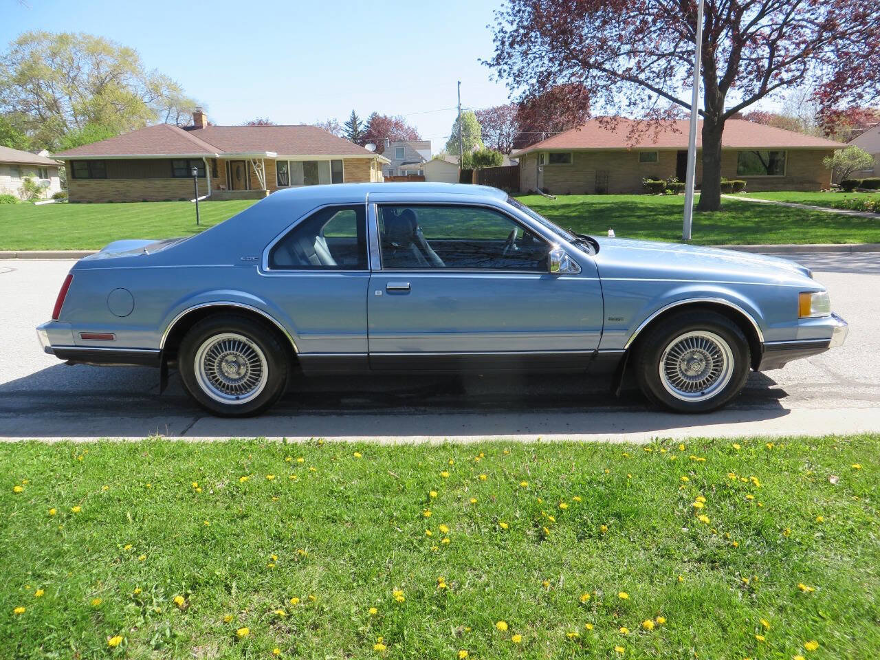 Used 1988 Lincoln Mark VII LSC RWD image 6