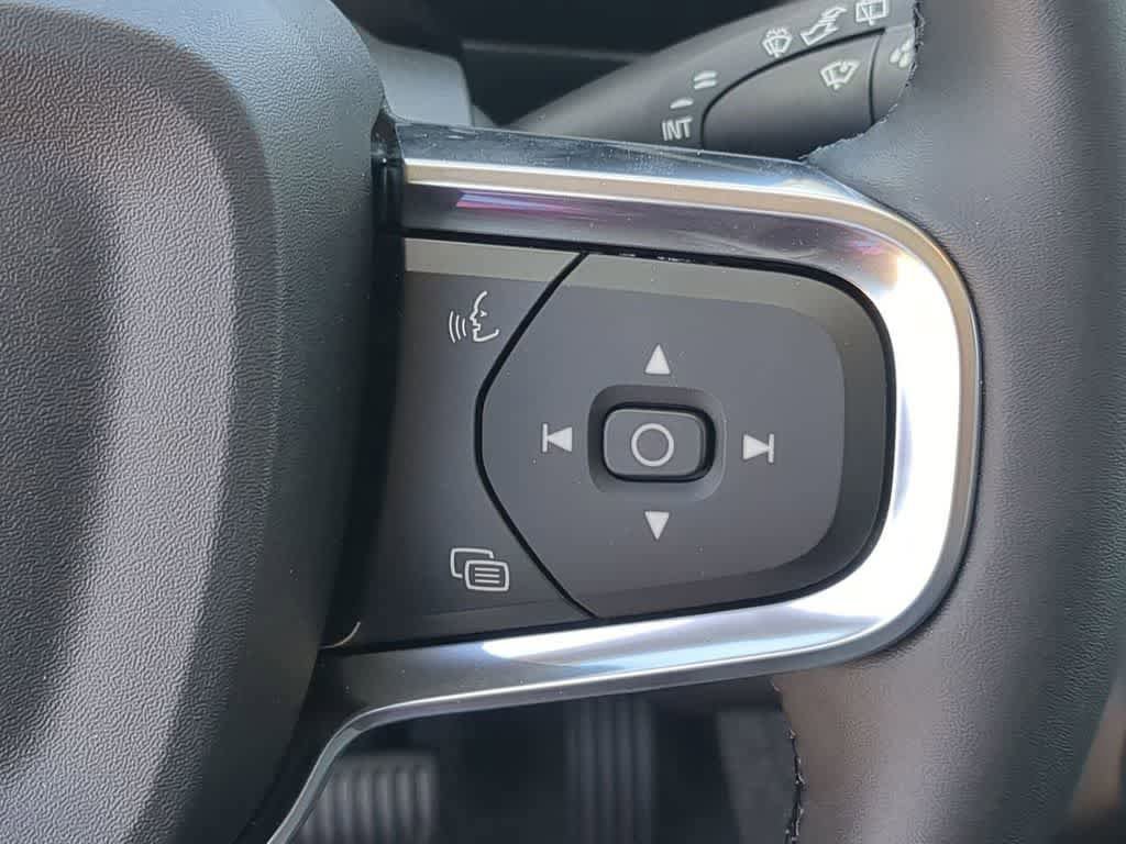 New 2026 Volvo XC40 B5 Plus w/ Protection Package Premier AWD/4WD image 23