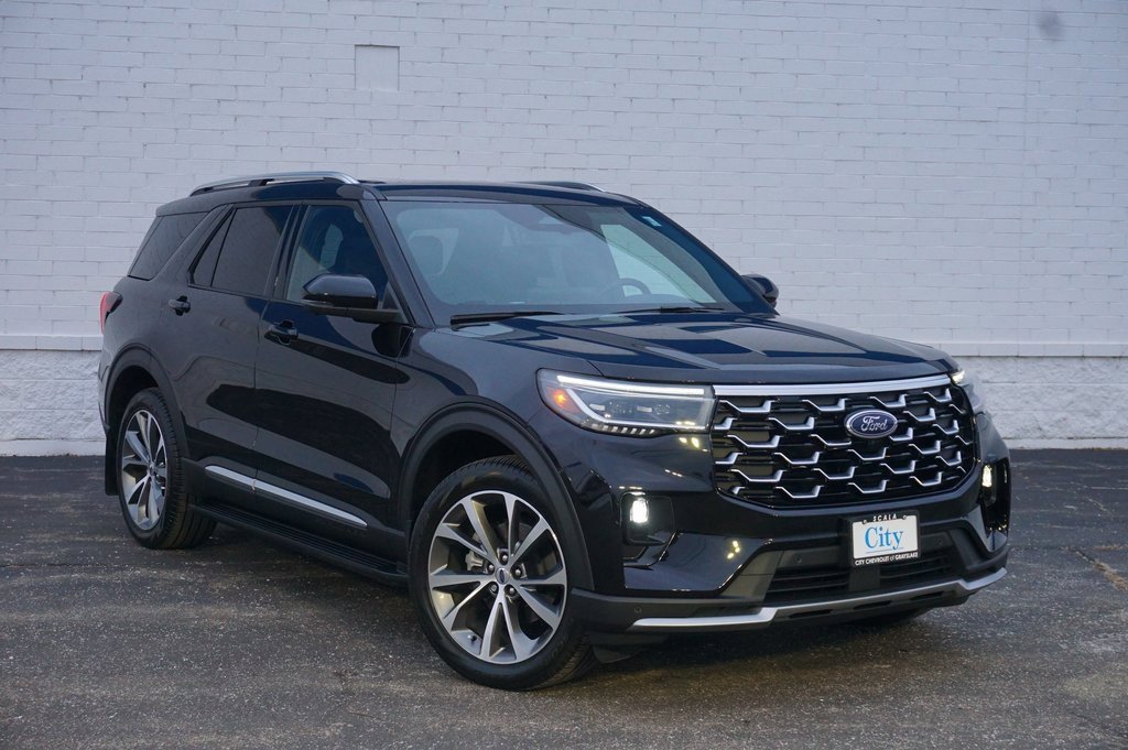 Used 2025 Ford Explorer Platinum w/ Ultimate Package image 2