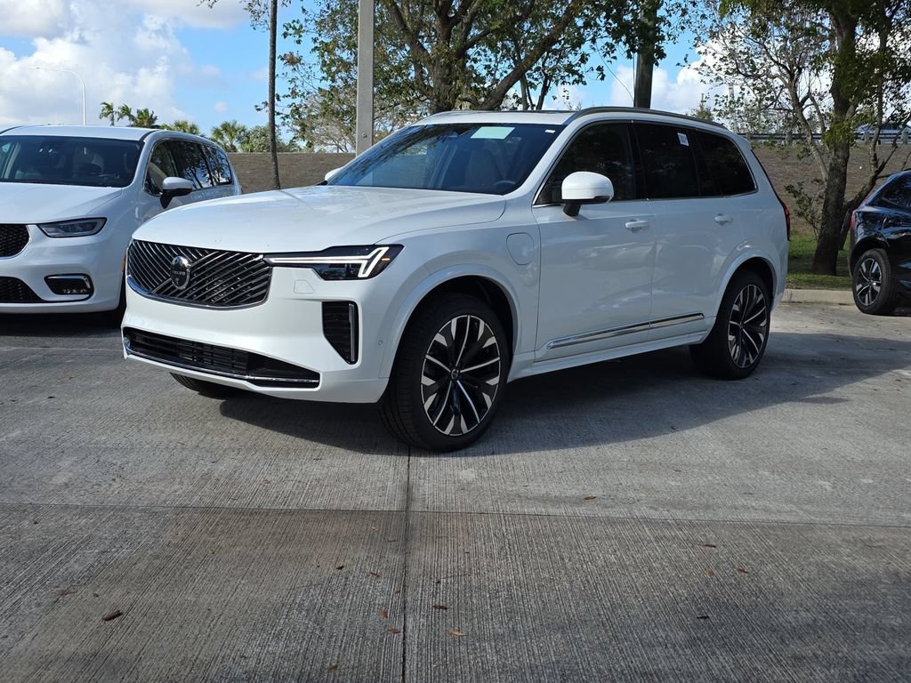 New 2026 Volvo XC90 T8 Plus w/ Protection Package Premier AWD/4WD image 3