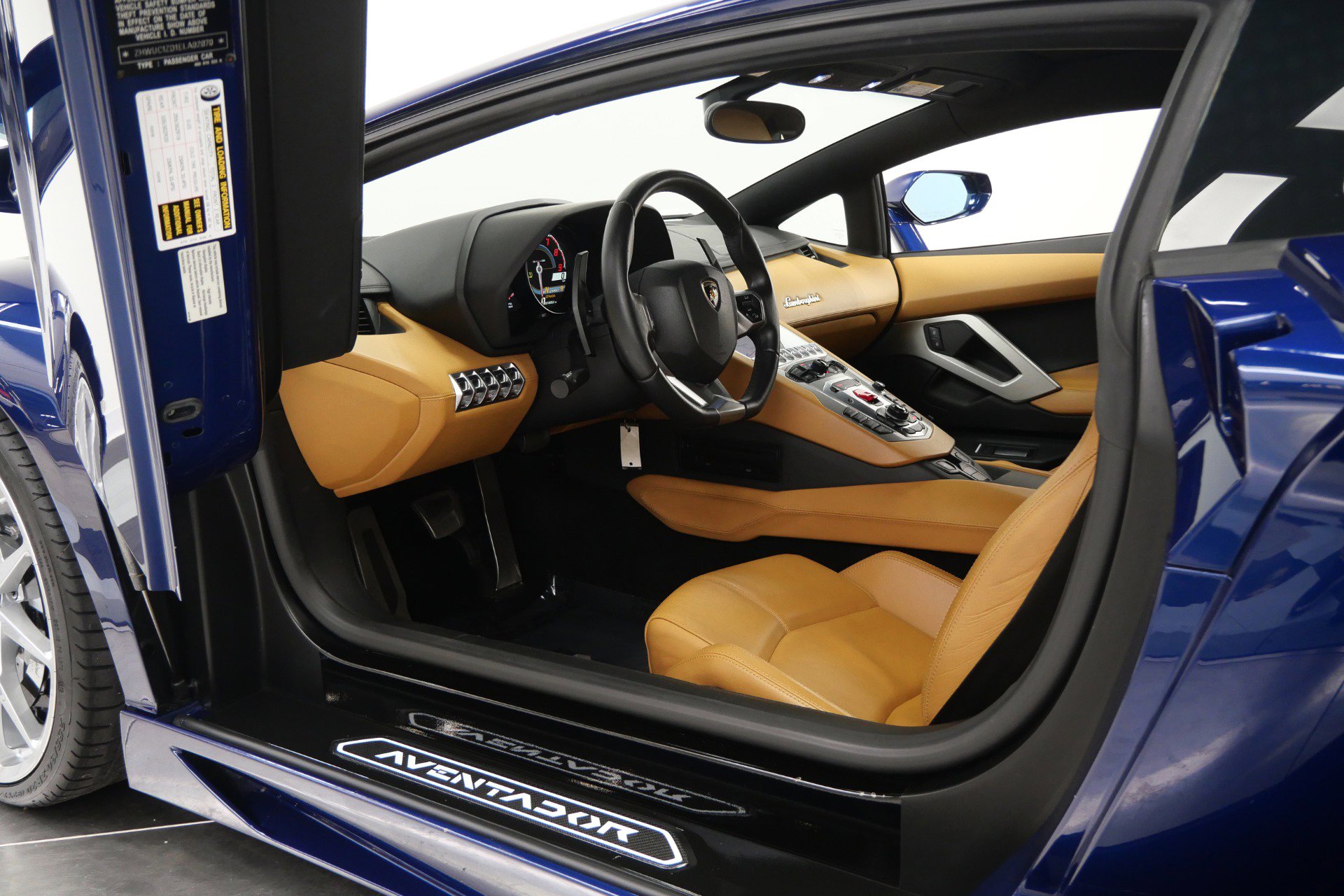 Used 2014 Lamborghini Aventador LP 700-4 image 23