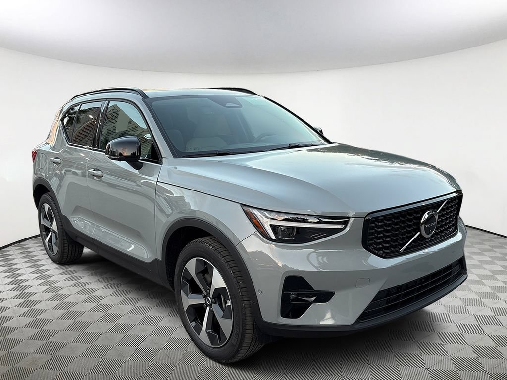 New 2026 Volvo XC40 B5 Plus w/ Protection Package Premier AWD/4WD image 3