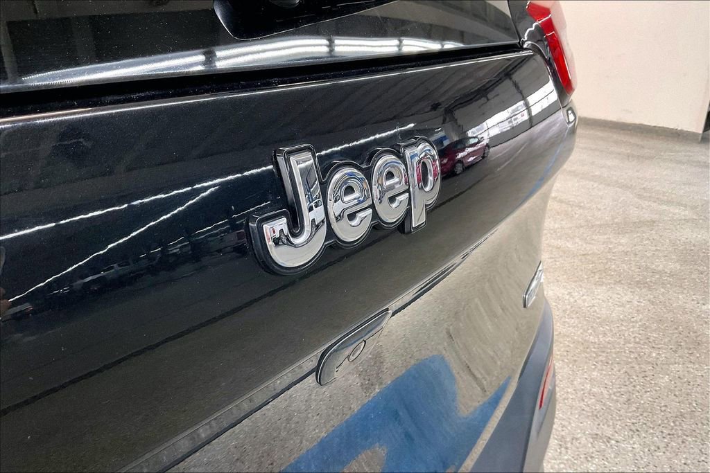Used 2016 Jeep Cherokee Latitude AWD/4WD image 26