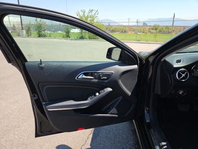Used 2015 Mercedes-Benz GLA 250 4MATIC image 10