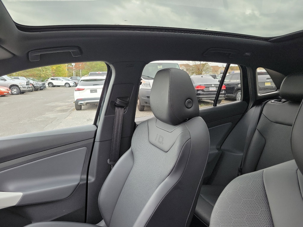 Used 2021 Volkswagen ID.4 1st Edition image 17