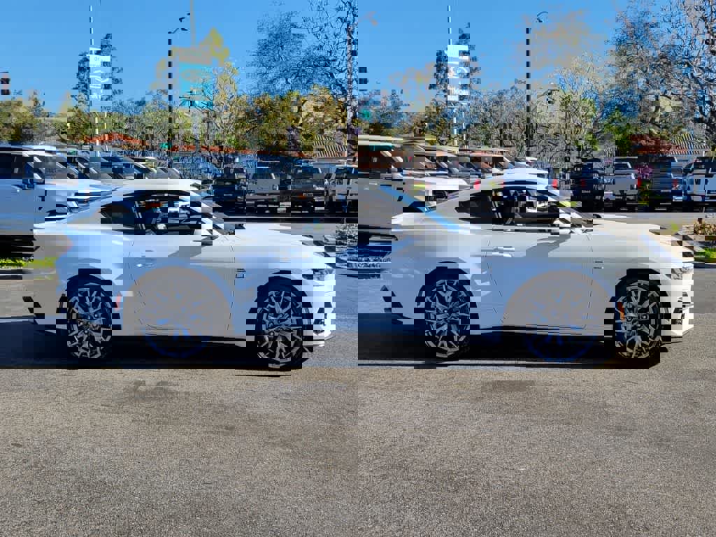 Used 2025 Ford Mustang GT Premium image 7