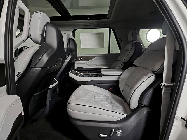 New 2026 Lincoln Navigator L Black Label image 9