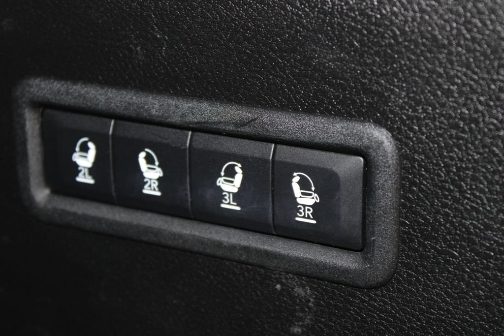 Used 2022 Jeep Wagoneer Series III w/ Flexible Seating Group AWD/4WD image 29