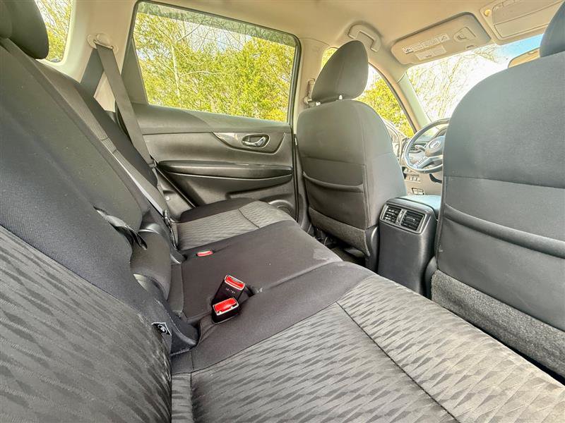Used 2017 Nissan Rogue SV w/ Midnight Edition AWD/4WD image 23