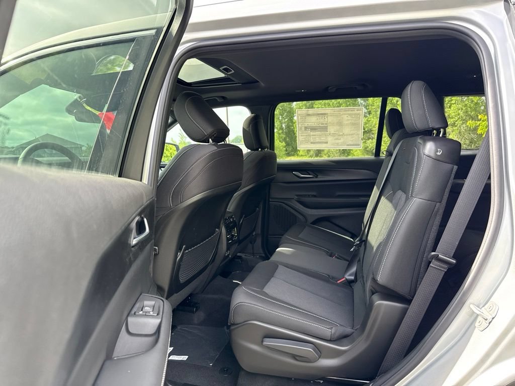 New 2026 Jeep Grand Cherokee L 4WD image 24