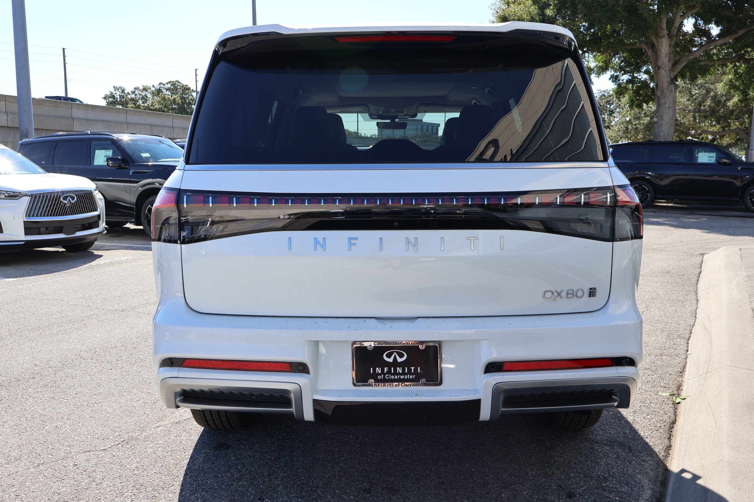 New 2026 INFINITI QX80 Luxe image 4
