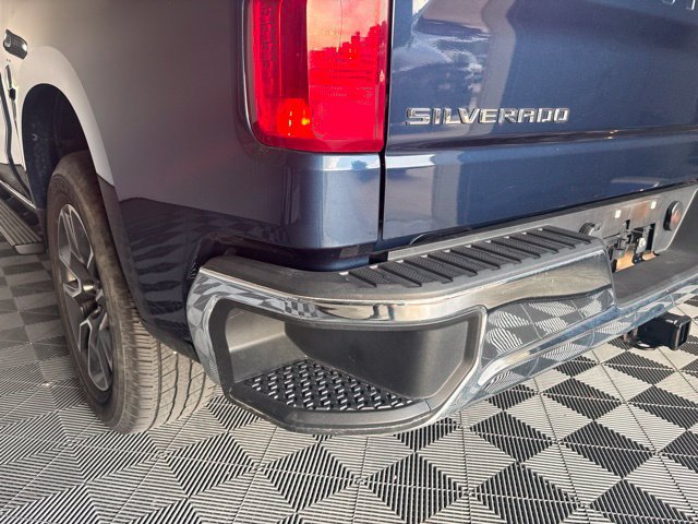 Used 2022 Chevrolet Silverado 1500 LT AWD/4WD image 23