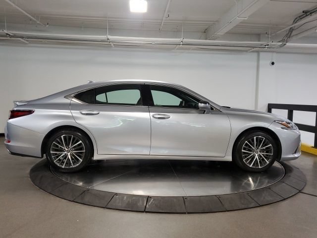 Used 2025 Lexus ES 350 w/ Premium Package FWD image 10