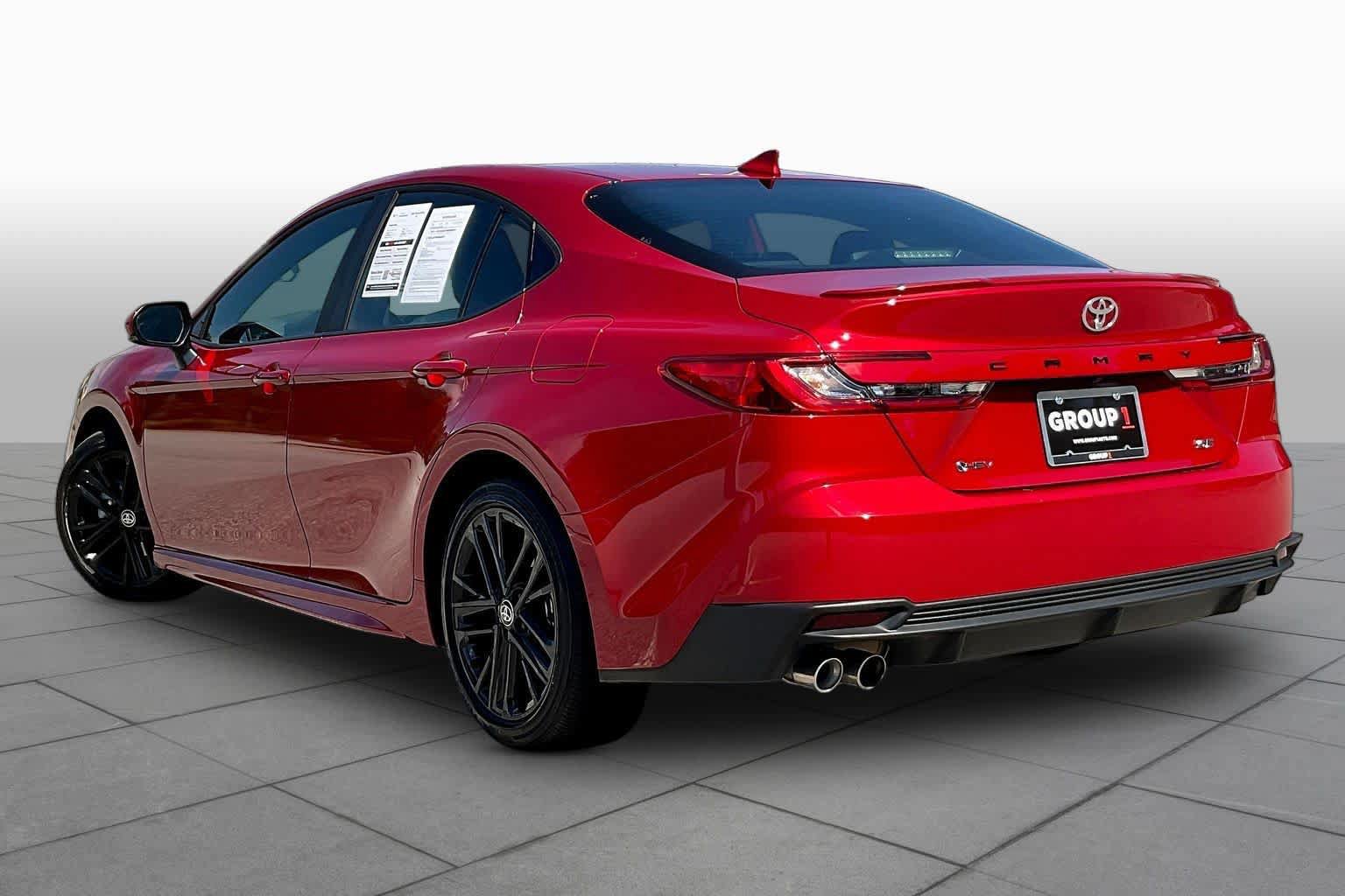 Used 2025 Toyota Camry SE w/ Convenience Package FWD image 12