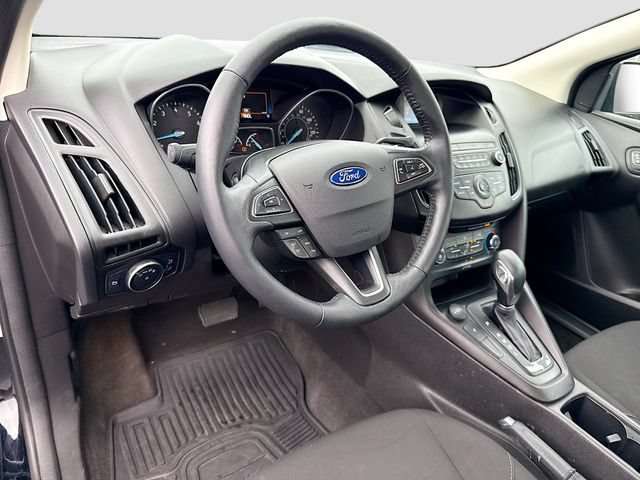 Certified 2018 Ford Focus SE w/ Cold Weather Package FWD image 14