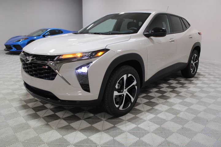 New 2026 Chevrolet Trax RS w/ Sunroof Package image 9