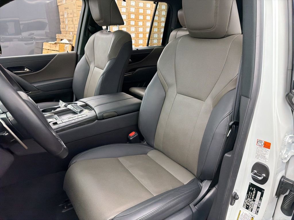 Used 2025 Lexus LX 700h Overtrail AWD/4WD image 24