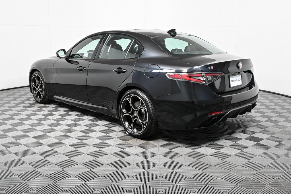 New 2025 Alfa Romeo Giulia w/ Driving Assist Package image 25