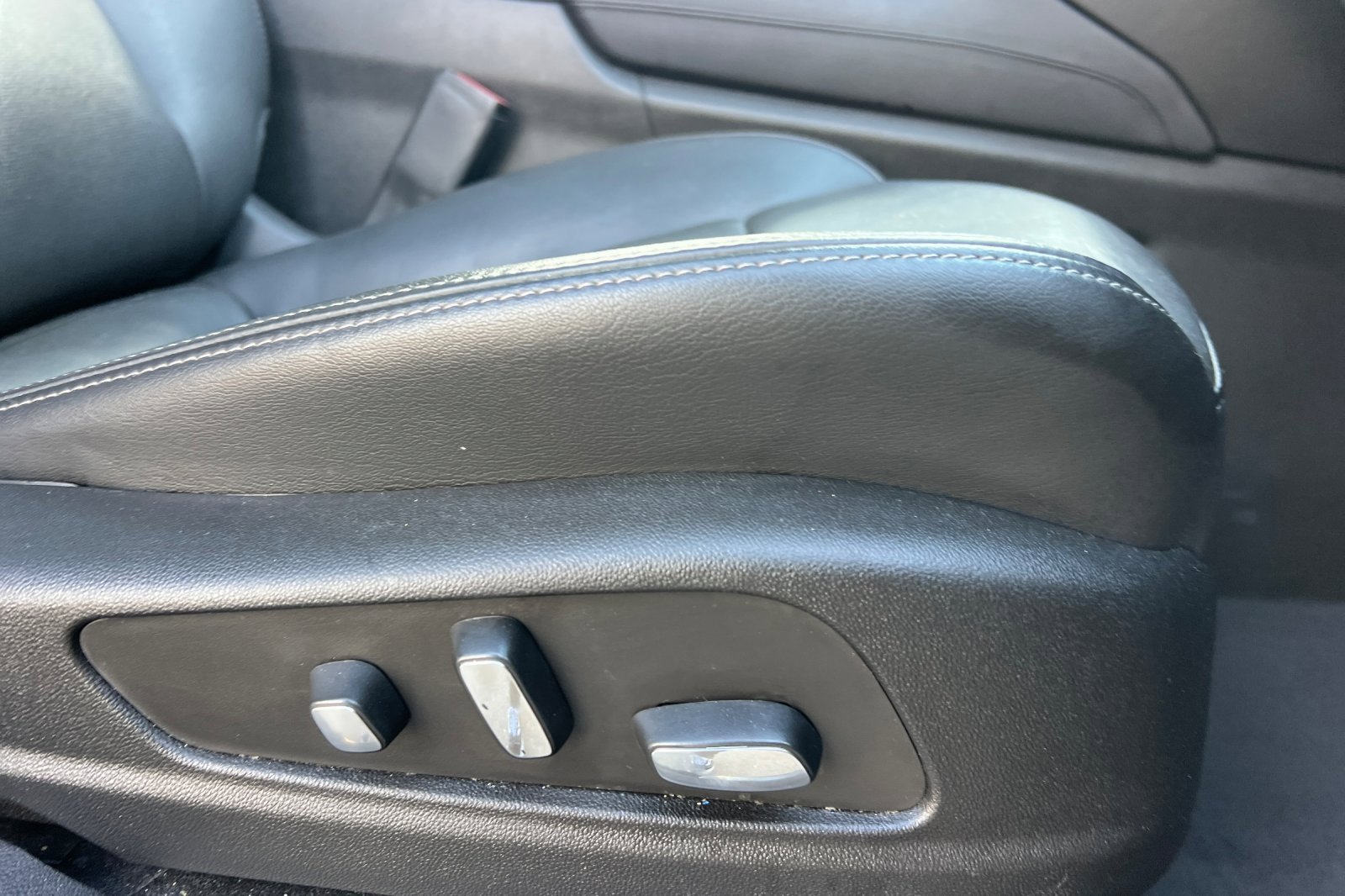 Used 2023 Cadillac XT6 Premium Luxury image 23