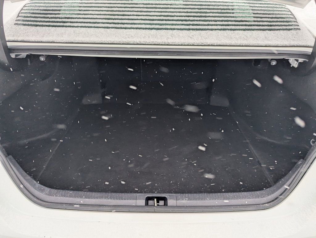 Used 2023 Toyota Camry SE image 13