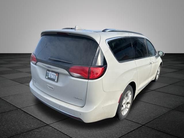 Used 2019 Chrysler Pacifica Limited image 9