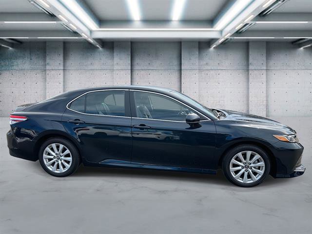 Used 2019 Toyota Camry LE FWD image 3