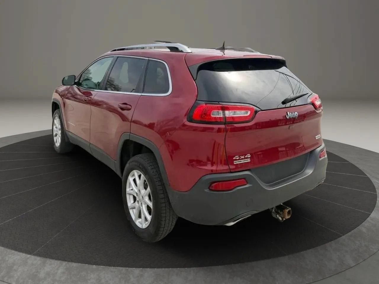 Used 2017 Jeep Cherokee Latitude w/ Cold Weather Group AWD/4WD image 5