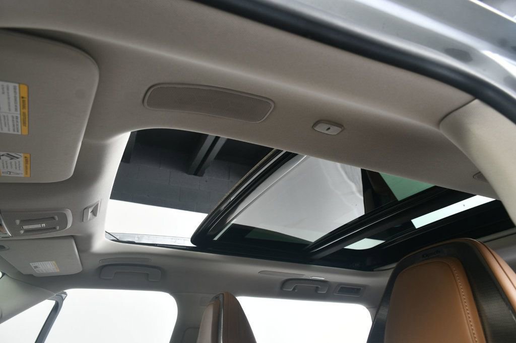 Used 2025 INFINITI QX80 Sensory image 6