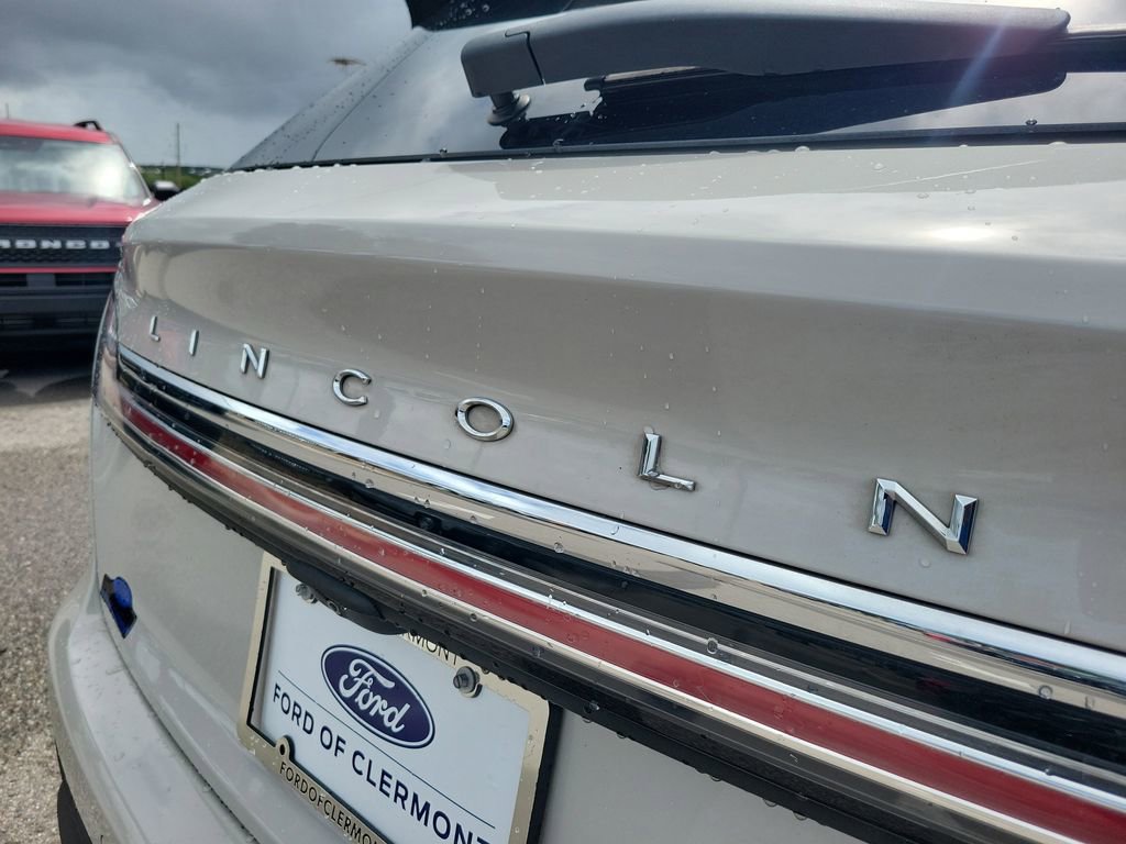 Used 2023 Lincoln Nautilus Reserve AWD/4WD image 7