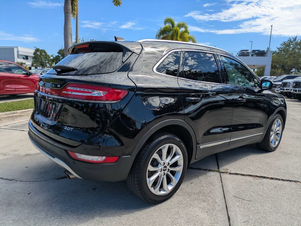 Used 2018 Lincoln MKC Select w/ Select Plus Package FWD image 4