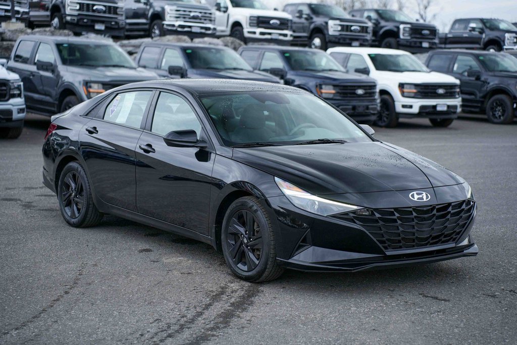 Used 2022 Hyundai Elantra SEL image 3