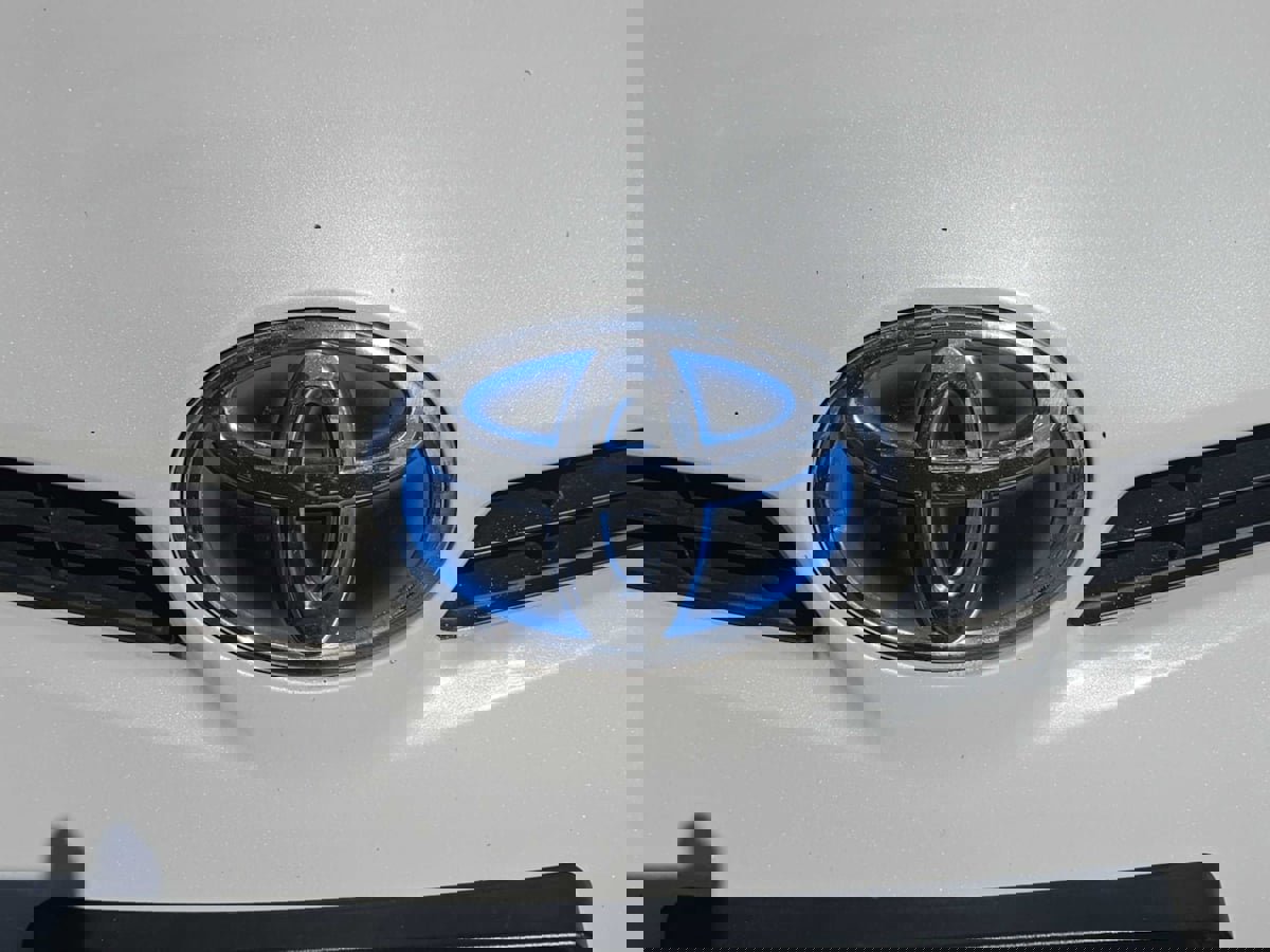 Used 2015 Toyota Prius Two FWD image 44